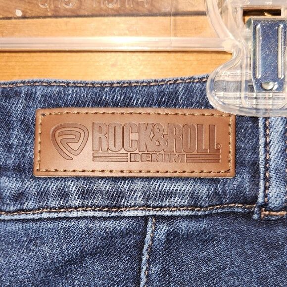 Rock & Roll Denim Blue Flare Wide Leg Jeans Pants Women 27 Waist  32 Inseam - Picture 9 of 13